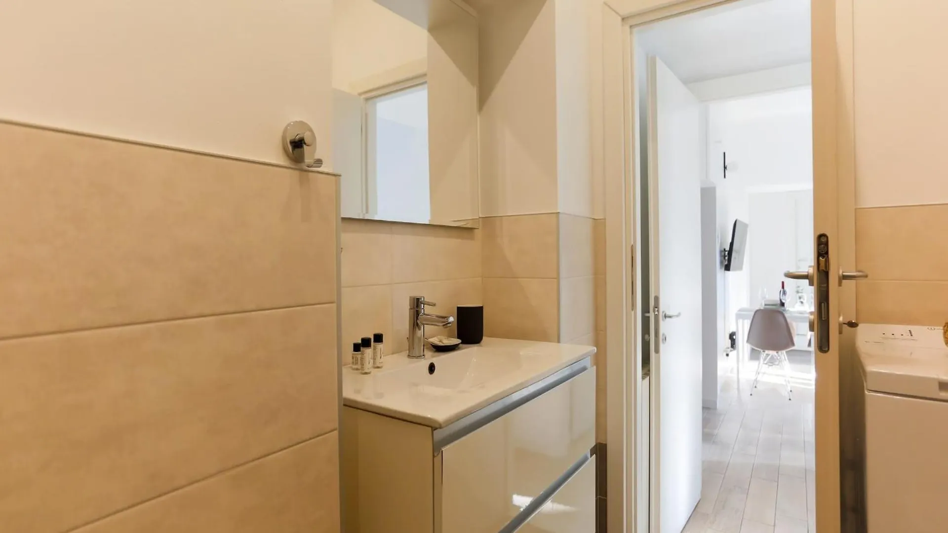 The Best Rent - Spacious Two Bedrooms Apartment In Porta Romana Milan