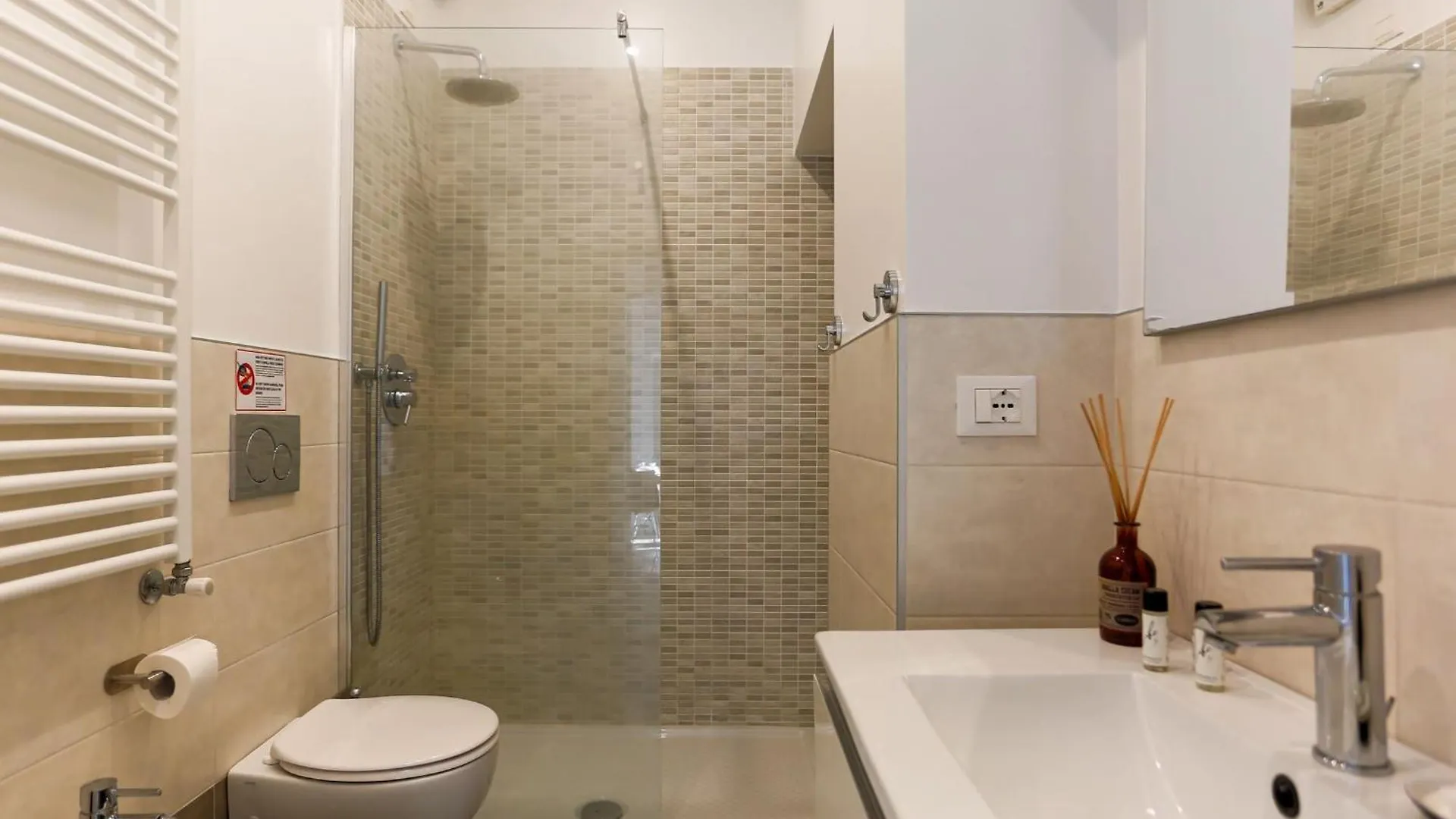 The Best Rent - Spacious Two Bedrooms Apartment In Porta Romana Milan 0*,